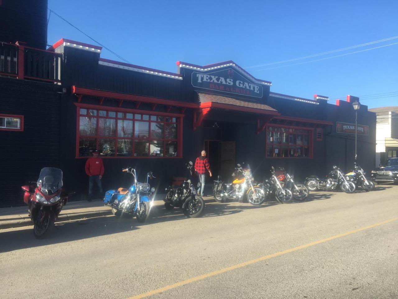 The Cochrane Rockyview Hotel Exterior foto